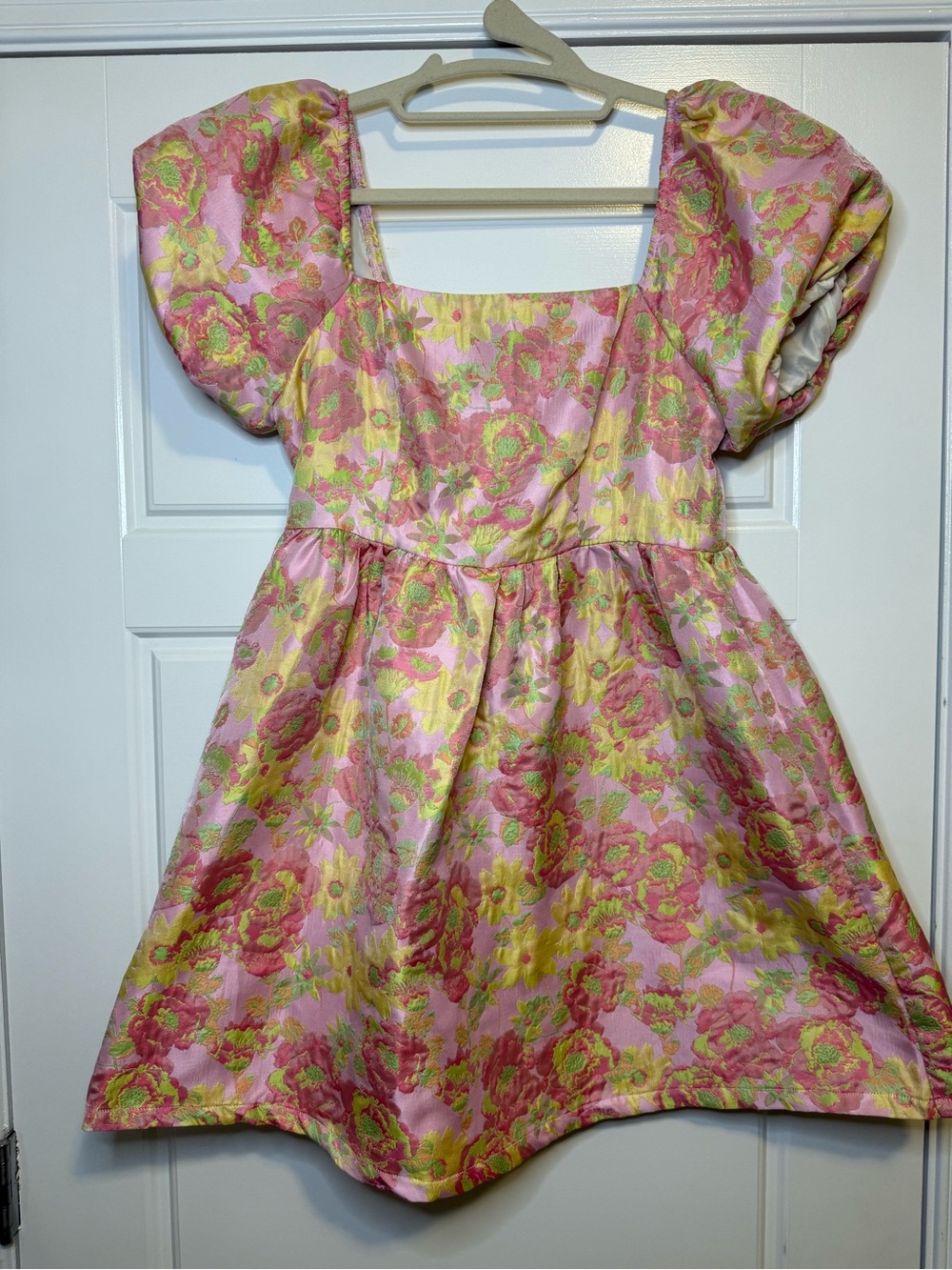 TCEC babydoll dress textured floral mini dress size small